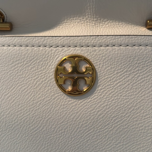 Tory Burch Chelsea Pebbled Leather Satchel. White with Gold Hardware. - Picture 10 of 16